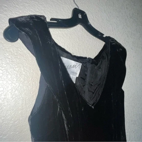 Arnold Scaasi Sheath Side Slit Velvet Silk Dress - Picture 5 of 7